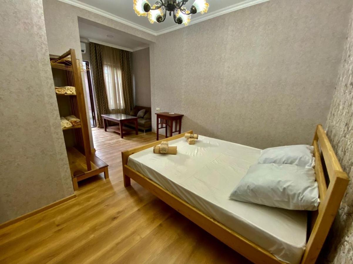 Guest House - Avlabari Tbilisi Exteriör bild
